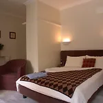 Visionapartments Albertstrasse - Self Check-in * Zurich